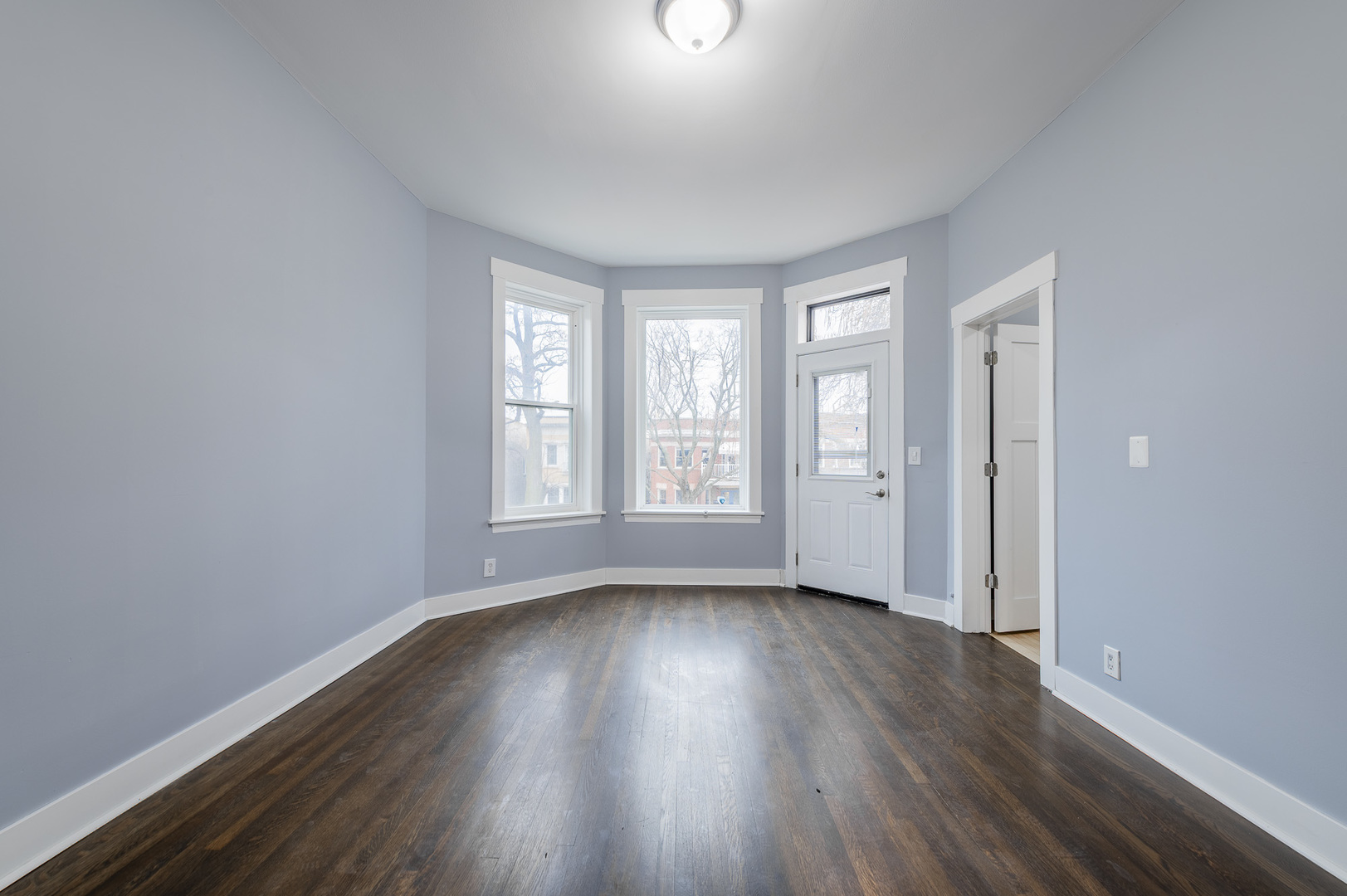 2252 W Leland Avenue