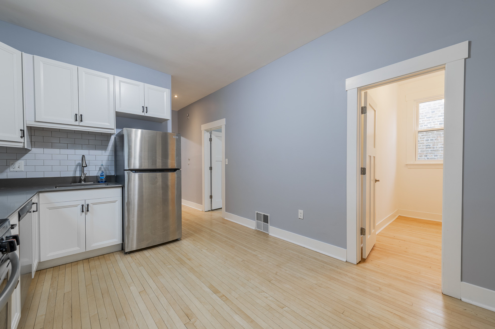 2252 W Leland Avenue