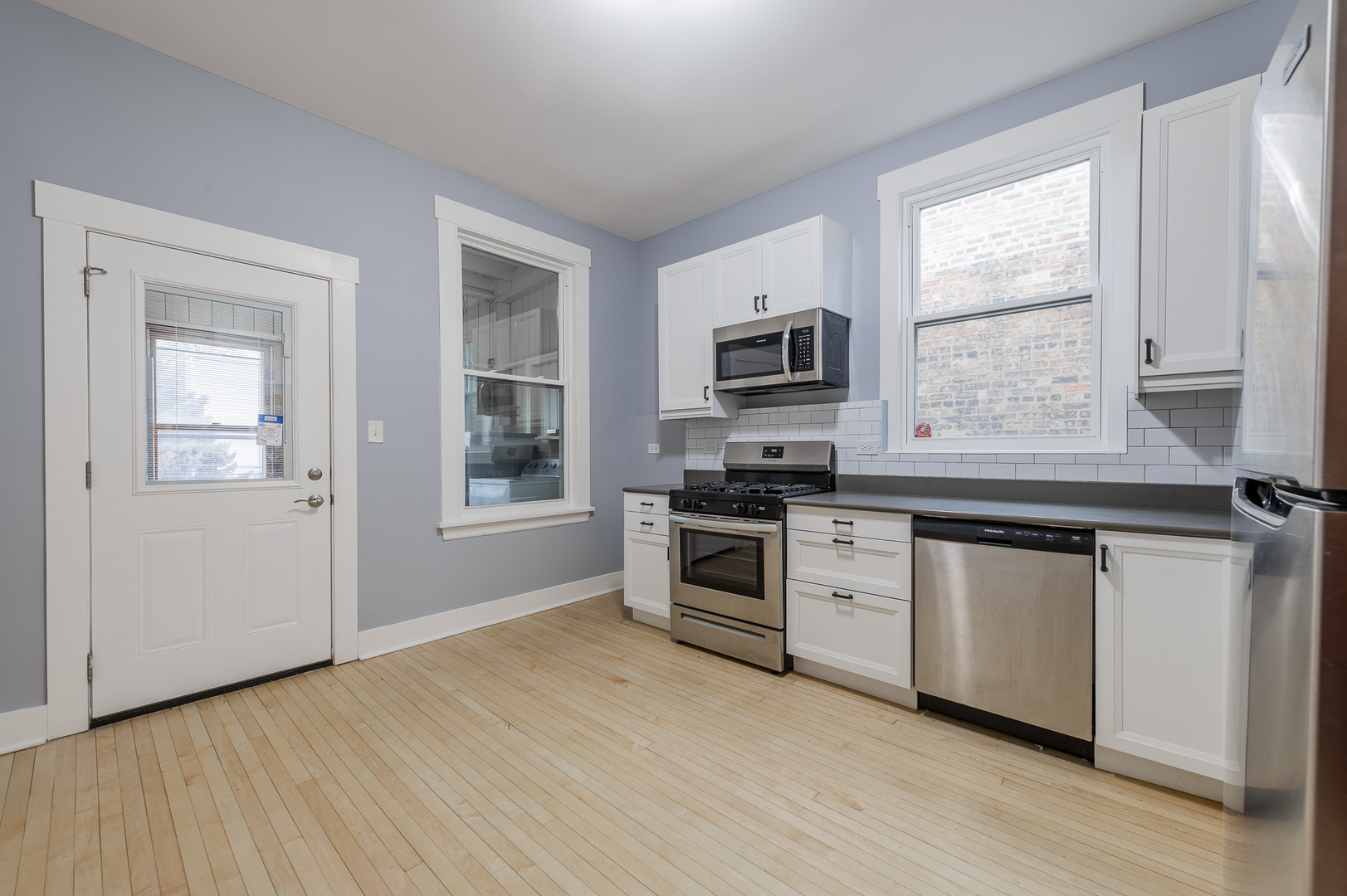 2252 W Leland Avenue