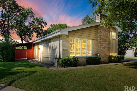 Tiny photo for 412 Warren Road, Glenview, IL 60025 (MLS # 12727342)