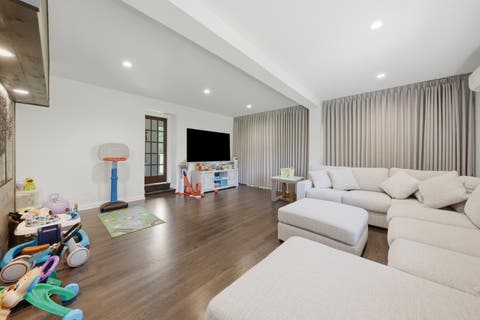 Tiny photo for 10S230 Grant Street, Burr Ridge, IL 60527 (MLS # 12698463)