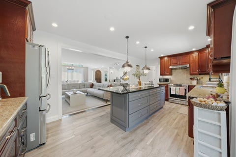 Tiny photo for 10S230 Grant Street, Burr Ridge, IL 60527 (MLS # 12698463)