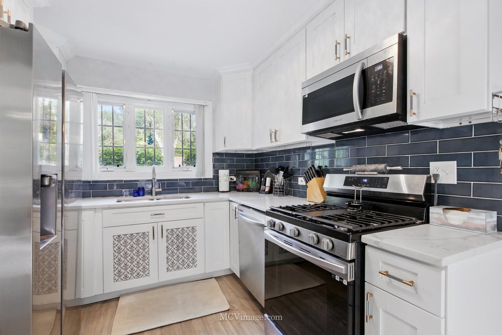 15514 Ridgeway Avenue