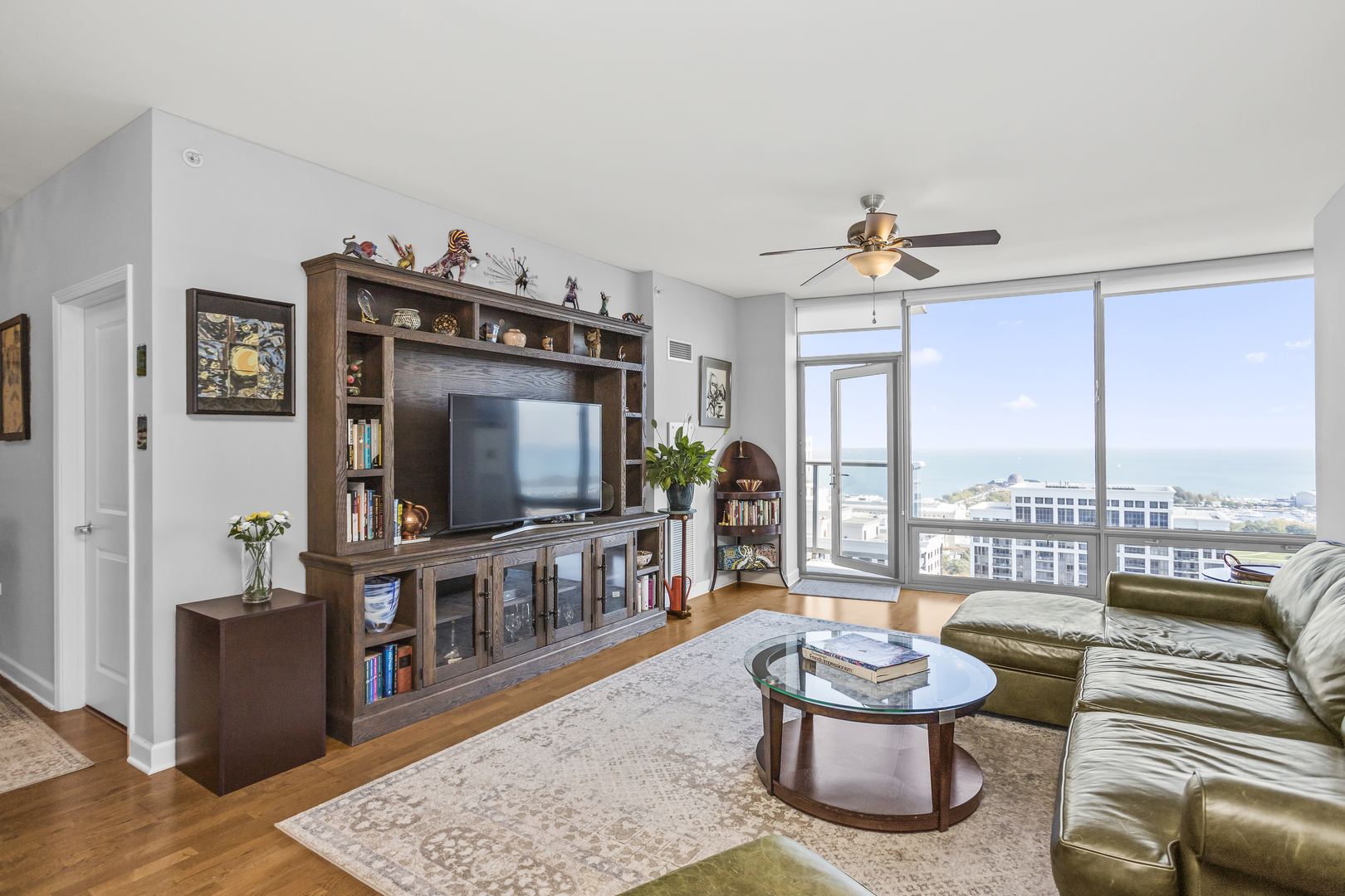 100 E 14th Street 2702
