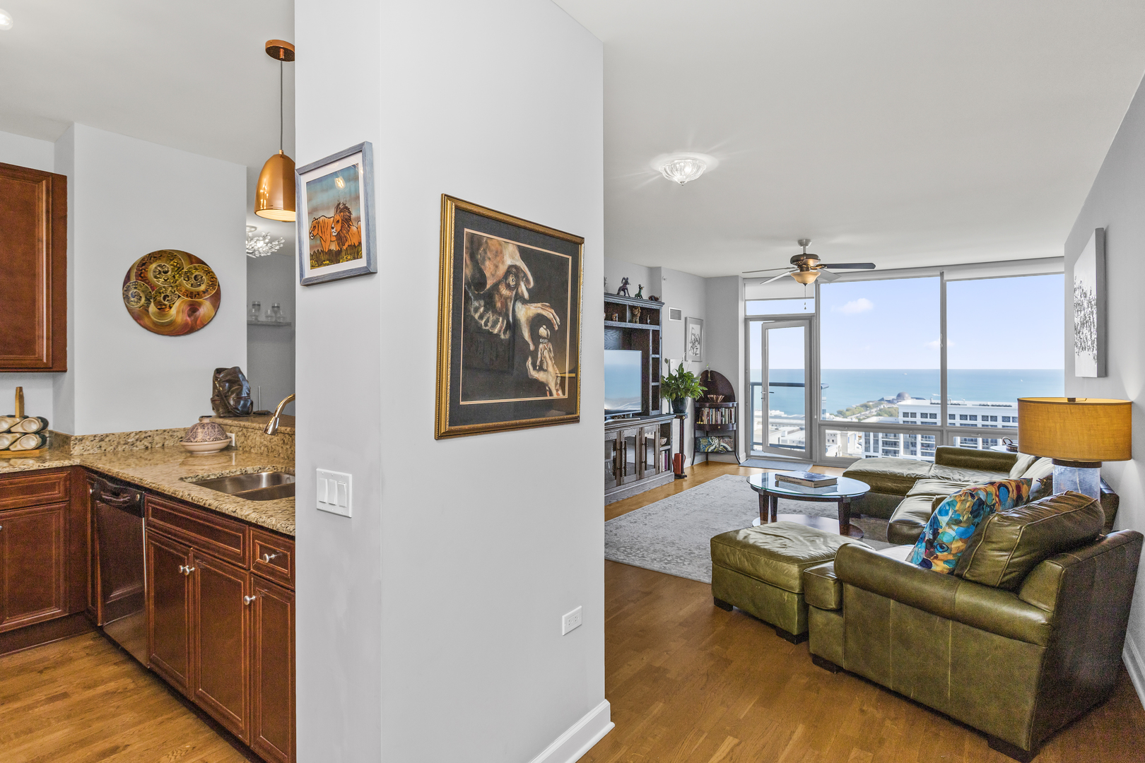 100 E 14th Street 2702