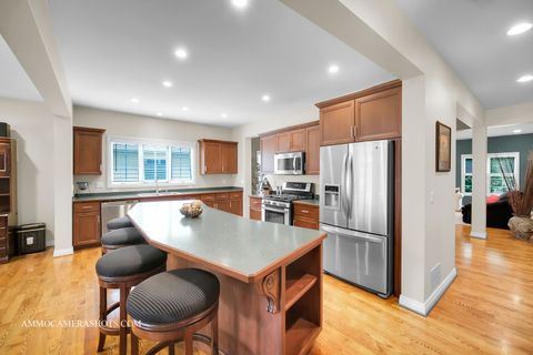 Tiny photo for 740 Manor Hill Place, Sugar Grove, IL 60554 (MLS # 12599053)