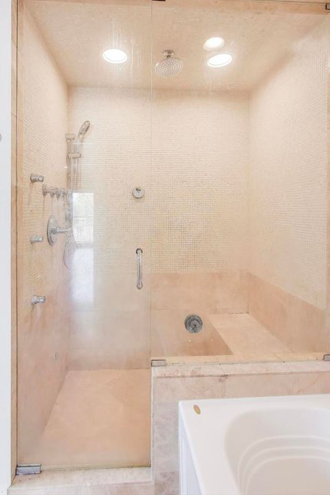 Tiny photo for 2224 W Touhy Avenue #3N, Chicago, IL 60645 (MLS # 12511315)