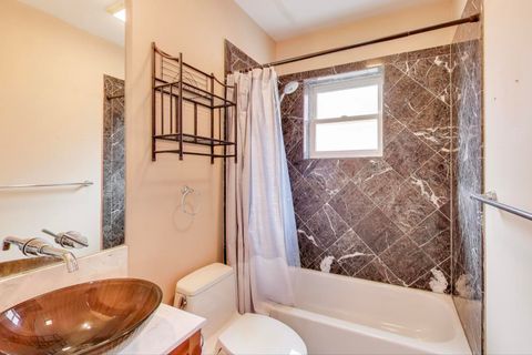 Tiny photo for 2224 W Touhy Avenue #3N, Chicago, IL 60645 (MLS # 12511315)