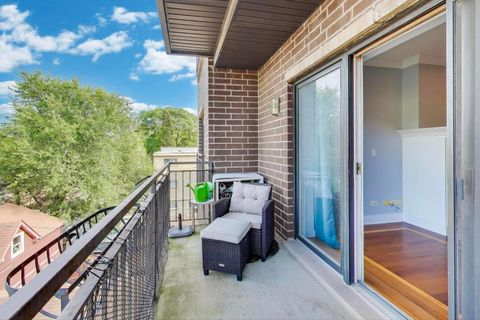 Tiny photo for 2224 W Touhy Avenue #3N, Chicago, IL 60645 (MLS # 12511315)