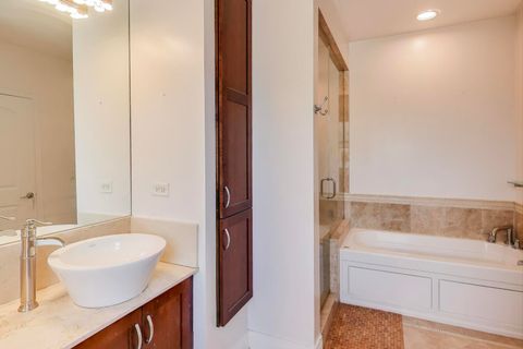 Tiny photo for 2224 W Touhy Avenue #3N, Chicago, IL 60645 (MLS # 12511315)