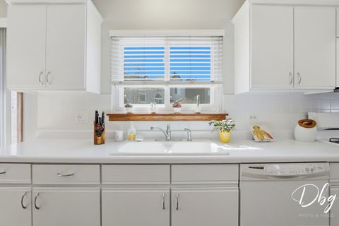 Tiny photo for 7 E Dahlia Lane, Round Lake Beach, IL 60073 (MLS # 12557269)