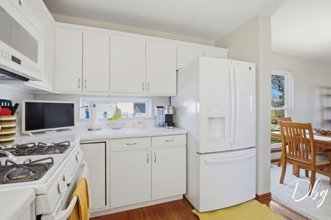 Tiny photo for 7 E Dahlia Lane, Round Lake Beach, IL 60073 (MLS # 12557269)