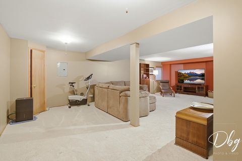 Tiny photo for 7 E Dahlia Lane, Round Lake Beach, IL 60073 (MLS # 12557269)