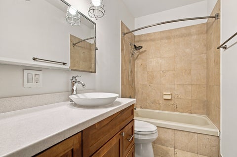 Tiny photo for 550 W Surf Street #117, Chicago, IL 60657 (MLS # 12727747)