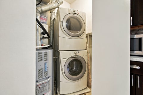Tiny photo for 550 W Surf Street #117, Chicago, IL 60657 (MLS # 12727747)