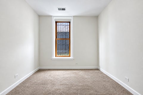 Tiny photo for 550 W Surf Street #117, Chicago, IL 60657 (MLS # 12727747)