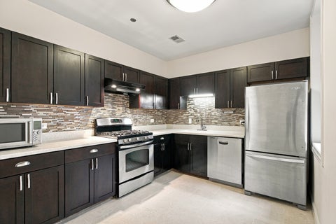 Tiny photo for 550 W Surf Street #117, Chicago, IL 60657 (MLS # 12727747)