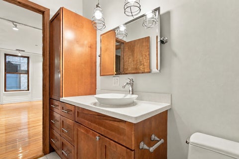 Tiny photo for 550 W Surf Street #117, Chicago, IL 60657 (MLS # 12727747)
