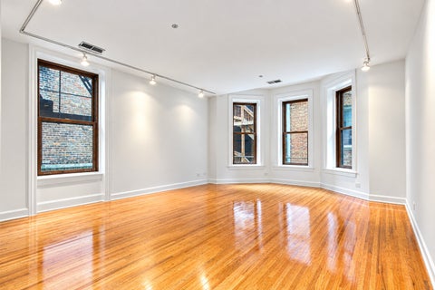 Tiny photo for 550 W Surf Street #117, Chicago, IL 60657 (MLS # 12727747)