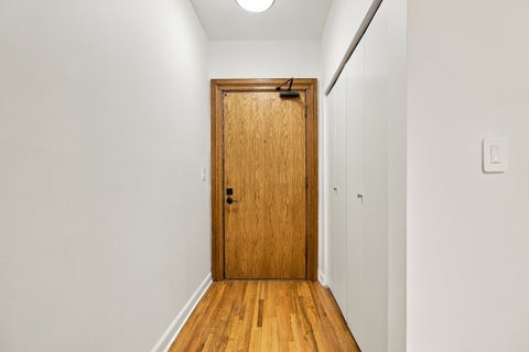 Tiny photo for 550 W Surf Street #117, Chicago, IL 60657 (MLS # 12727747)