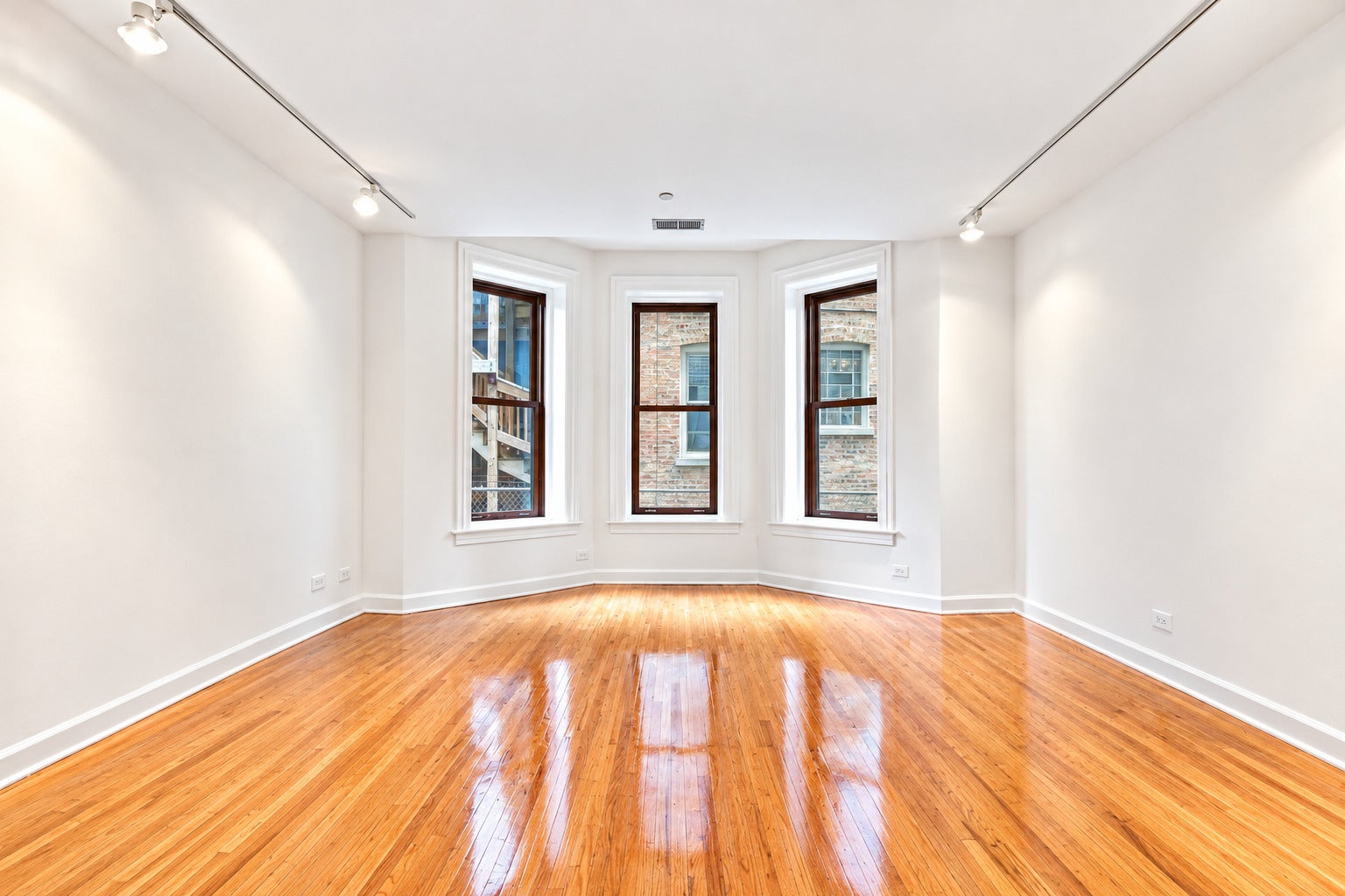 550 W Surf Street 117 - Photo 3