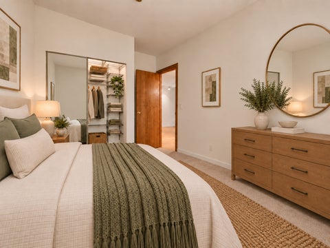 Tiny photo for 550 W Surf Street #117, Chicago, IL 60657 (MLS # 12727747)