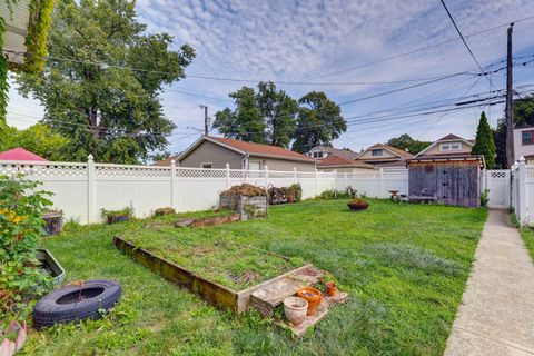 Tiny photo for 1505 S Highland Avenue, Berwyn, IL 60402 (MLS # 12485427)