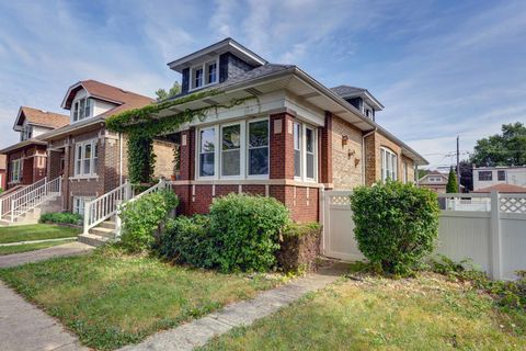 Tiny photo for 1505 S Highland Avenue, Berwyn, IL 60402 (MLS # 12485427)