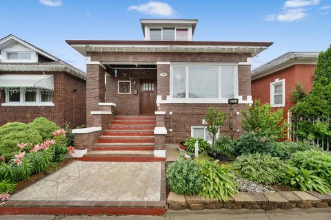 Photo of 5741 S SAWYER Avenue, Chicago, IL 60629 (MLS # 12678169)