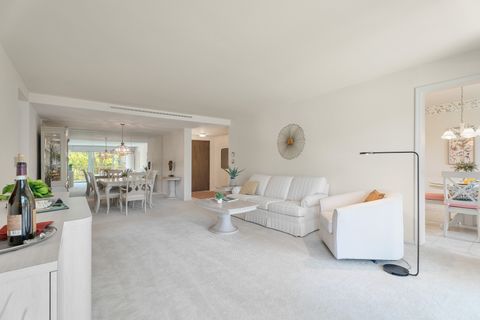 Tiny photo for 22 Park Lane #203, Park Ridge, IL 60068 (MLS # 12503240)