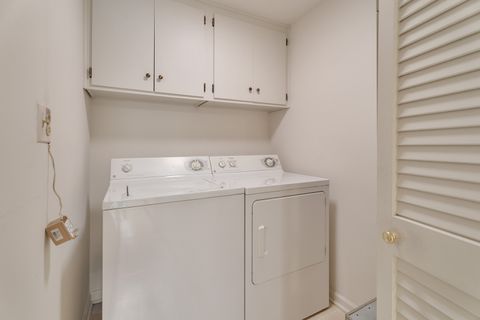 Tiny photo for 22 Park Lane #203, Park Ridge, IL 60068 (MLS # 12503240)