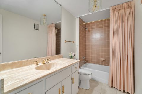 Tiny photo for 22 Park Lane #203, Park Ridge, IL 60068 (MLS # 12503240)