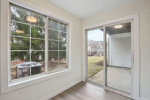 Tiny photo for 323 Sheffield Court #5, Roselle, IL 60172 (MLS # 12589928)