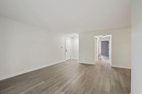 Tiny photo for 323 Sheffield Court #5, Roselle, IL 60172 (MLS # 12589928)