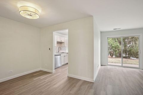 Tiny photo for 323 Sheffield Court #5, Roselle, IL 60172 (MLS # 12589928)