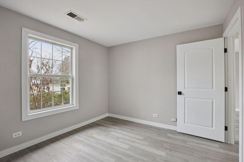 Tiny photo for 323 Sheffield Court #5, Roselle, IL 60172 (MLS # 12589928)