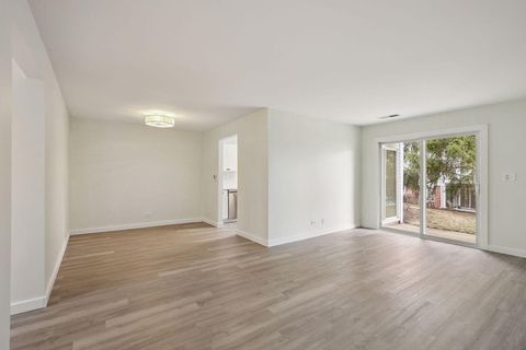 Tiny photo for 323 Sheffield Court #5, Roselle, IL 60172 (MLS # 12589928)