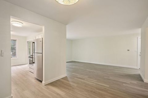 Tiny photo for 323 Sheffield Court #5, Roselle, IL 60172 (MLS # 12589928)