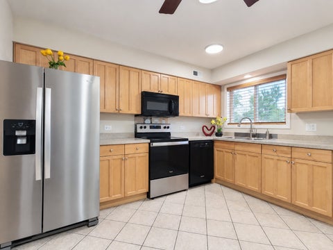 Tiny photo for 9374 Bay Colony Drive #2S, Des Plaines, IL 60016 (MLS # 12764520)