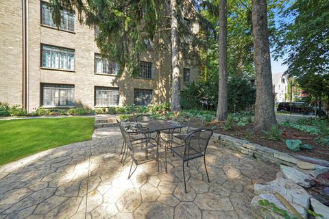Tiny photo for 734 Noyes Street #02, Evanston, IL 60201 (MLS # 12443247)