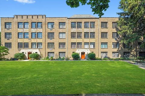 Tiny photo for 734 Noyes Street #02, Evanston, IL 60201 (MLS # 12443247)