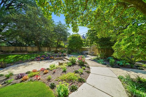 Tiny photo for 734 Noyes Street #02, Evanston, IL 60201 (MLS # 12443247)