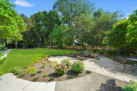 Tiny photo for 734 Noyes Street #02, Evanston, IL 60201 (MLS # 12443247)