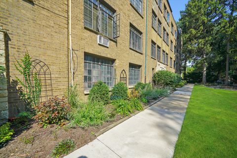 Tiny photo for 734 Noyes Street #02, Evanston, IL 60201 (MLS # 12443247)