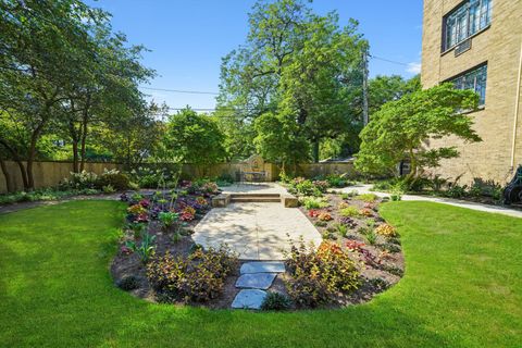 Tiny photo for 734 Noyes Street #02, Evanston, IL 60201 (MLS # 12443247)