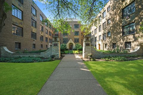 Photo of 734 Noyes Street #02, Evanston, IL 60201 (MLS # 12443247)