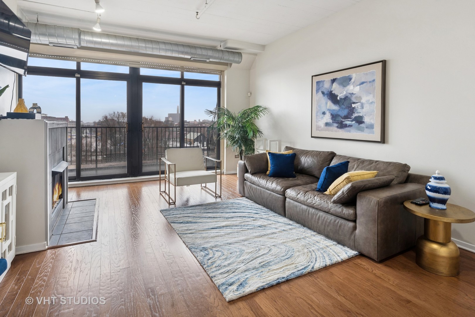 1524 S Sangamon Street 413-S