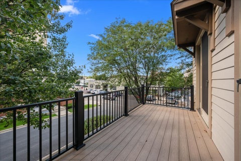 Tiny photo for 301 Brownstone Drive, St. Charles, IL 60174 (MLS # 12734864)