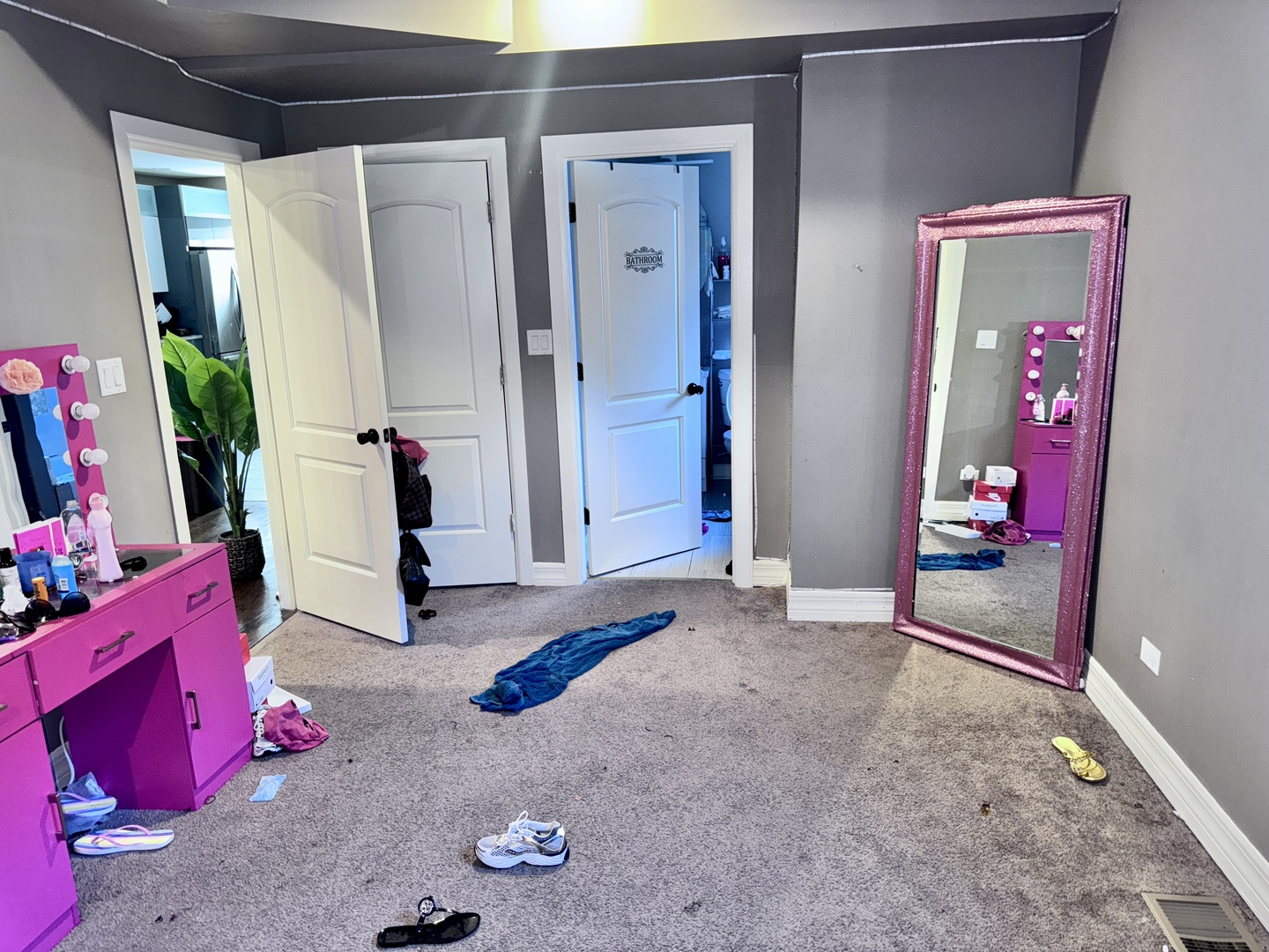 15128 Marshfield Avenue