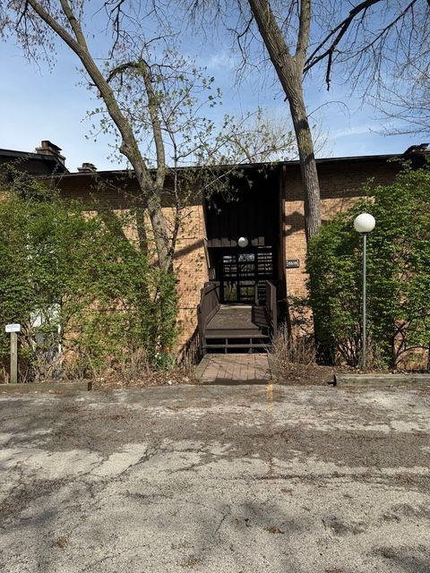 Photo of 5516 E Lake Drive #92-D, Lisle, IL 60532 (MLS # 12599896)